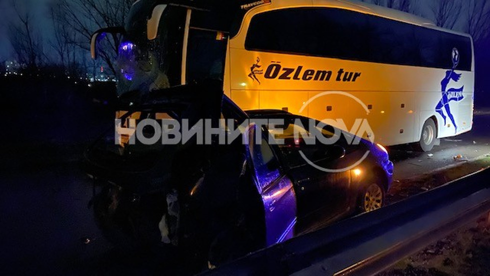 Катастрофа затвори пътя Бургас - Созопол, има двама загинали