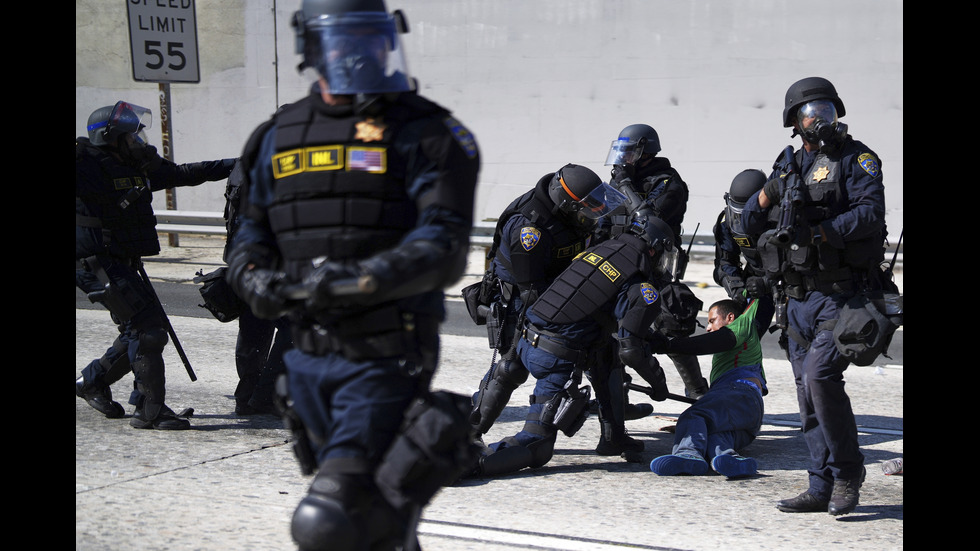 Сблъсъци между Гвардията и протестиращи в Лос Анджелис