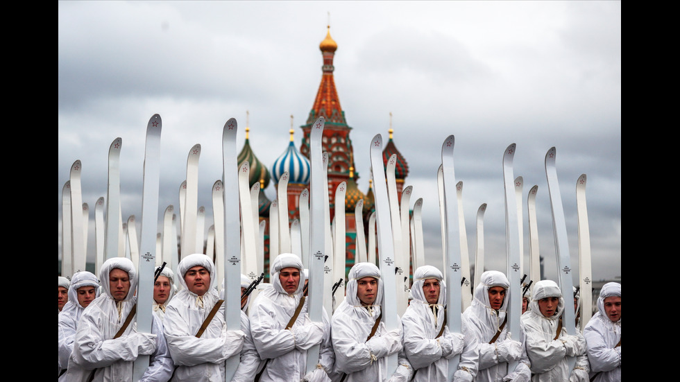 Парад в Москва отбеляза историческа дата от Втората световна война