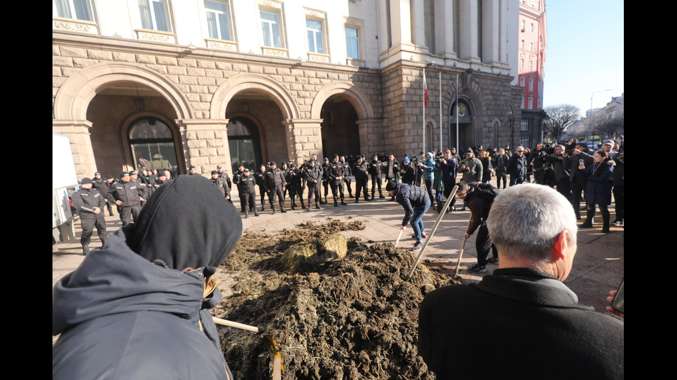 Заради референдума: "Възраждане" на протест пред Конституционния съд