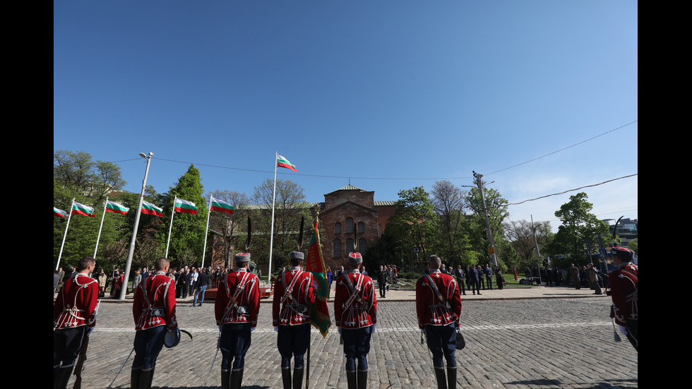 Освещаване на знамената на 6 май