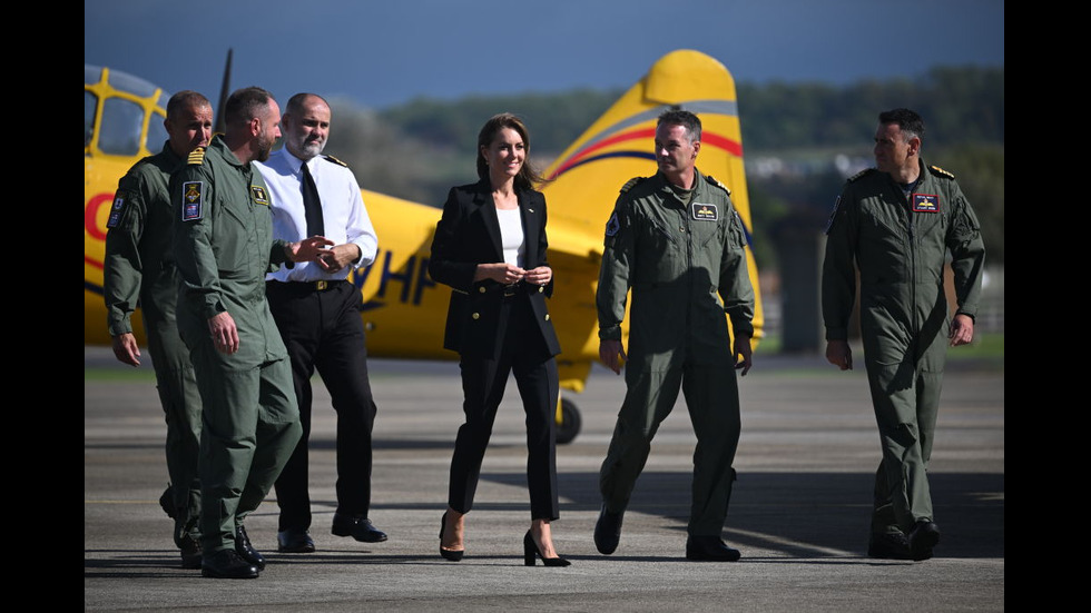 Принцесата на Уелс тества авиосимулатор в британска военна база