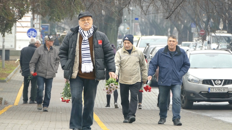 Хиляди се простиха с легендата на „Берое” Петко Петков