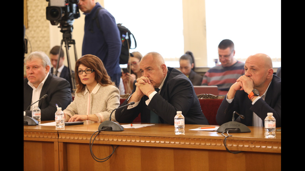 Първата лидерска среща между ГЕРБ-СДС и ПП-ДБ
