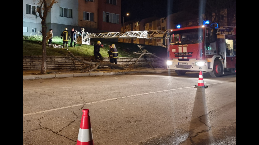 Пожар в блок в Благоевград, има жертви