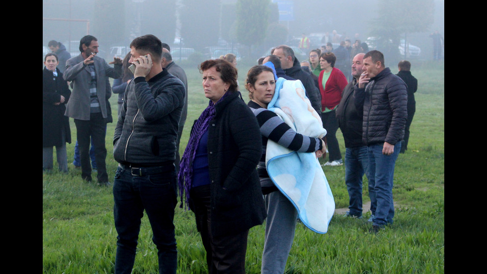 Щетите след силното земетресение в Албания