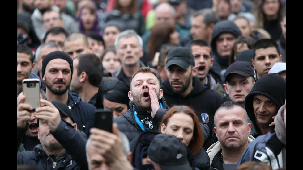 Нова вечер на протести в Габрово