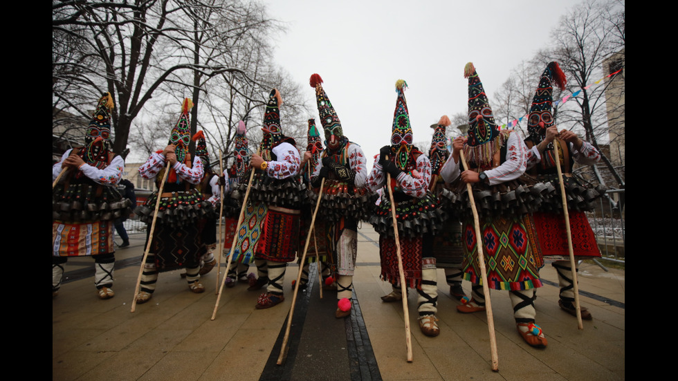 „Сурва” се завърна в Перник