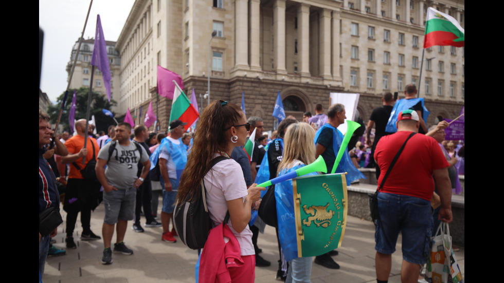 Миньори и енергетици излязоха на национален протест