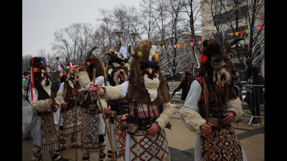 „Сурва” се завърна в Перник