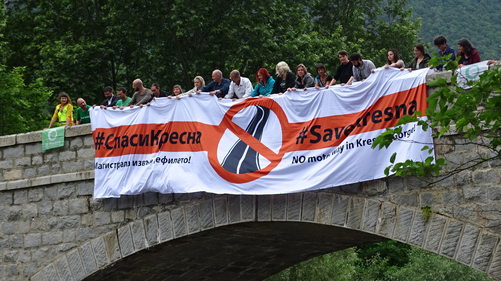 Природозащитници на протест срещу строителството на АМ "Хемус" през Кресна