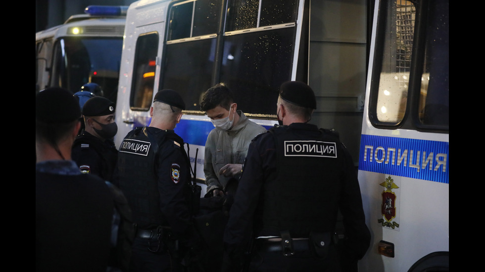 Над 100 задържани след протест за оставката на Путин в Москва