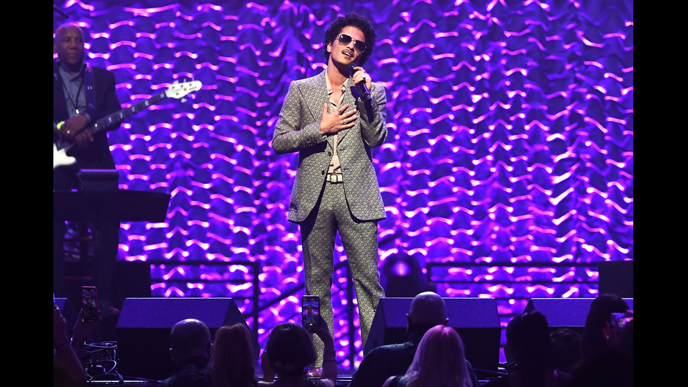 Звезди, сменили името си и причината да го направят