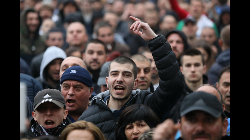 Нова вечер на протести в Габрово