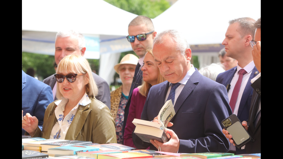 Започна Пролетният панаир на книгата