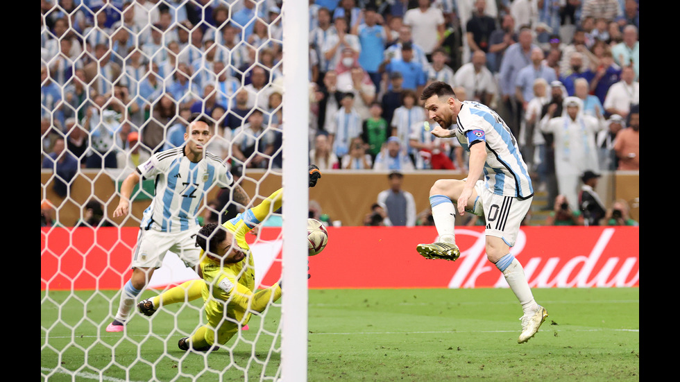 АРЖЕНТИНА ШАМПИОН! Меси вдига световната купа след невиждана драма в Катар