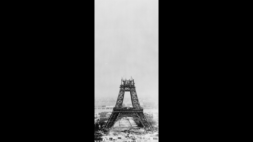 Строежът и преобразяванията на Айфеловата кула (ИСТОРИЧЕСКИ СНИМКИ)