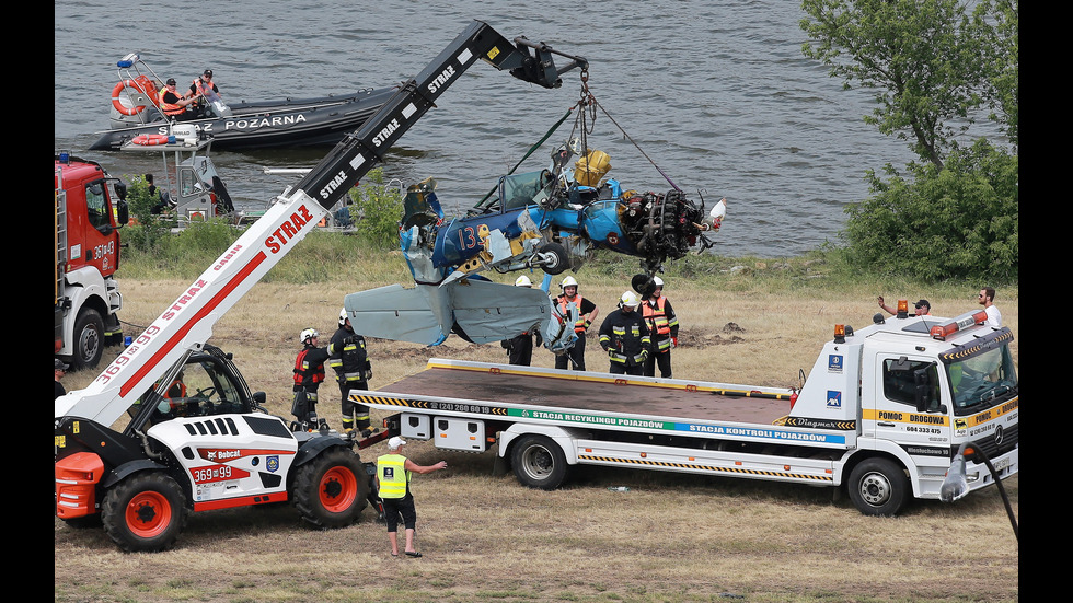 Самолет падна в река в Полша
