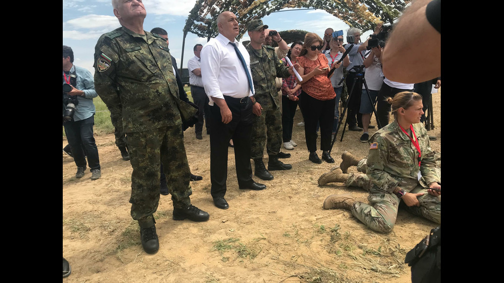 Борисов наблюдава учението "Ответен удар" на полигон "Ново село"