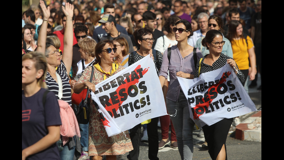 Протести в Барселона за независимостта на Каталуния