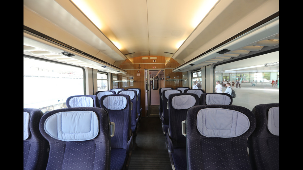 Влак с новите вагони на БДЖ тръгва за пръв път