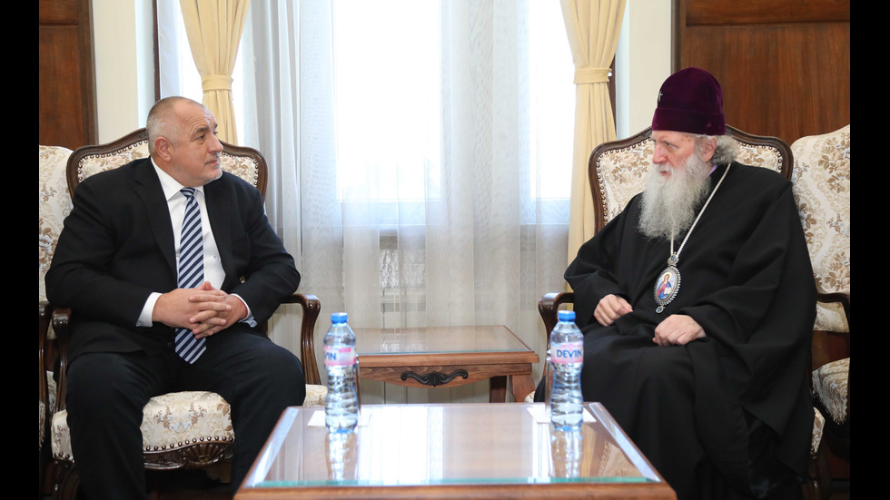 Премиерът и Светият Синод обсъдиха мерките за предстоящите празници