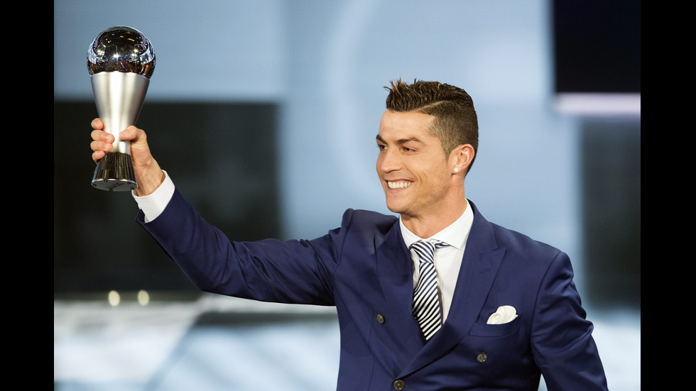 Роналдо грабна приза за най-добър футболист