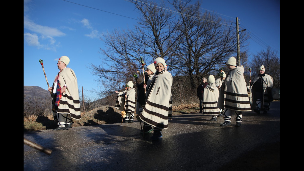 Коледари в Гара Бов