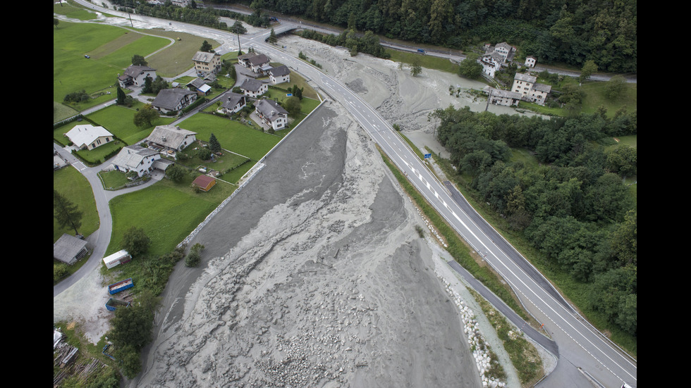 Осем души са в неизвестност след свлачище в Швейцария