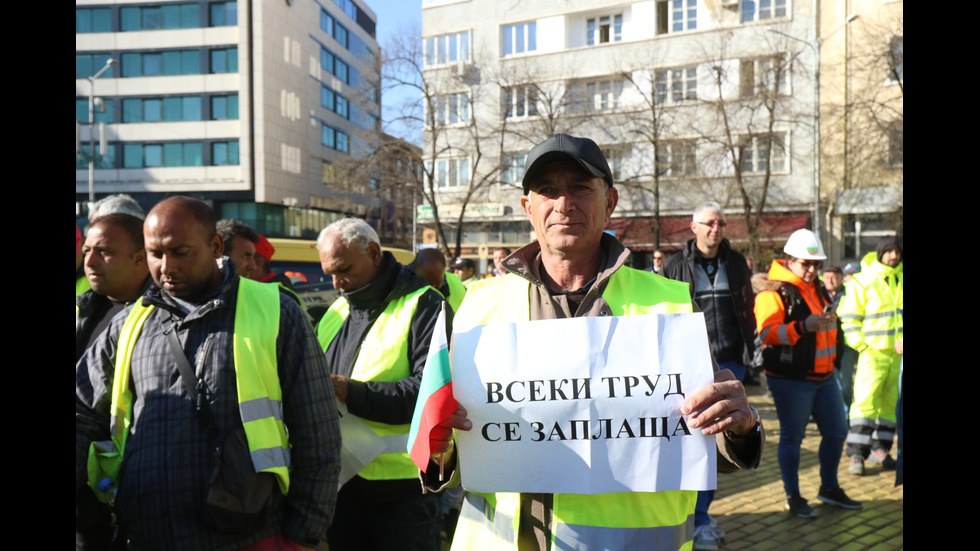 Пътни строители излизат отново на протест