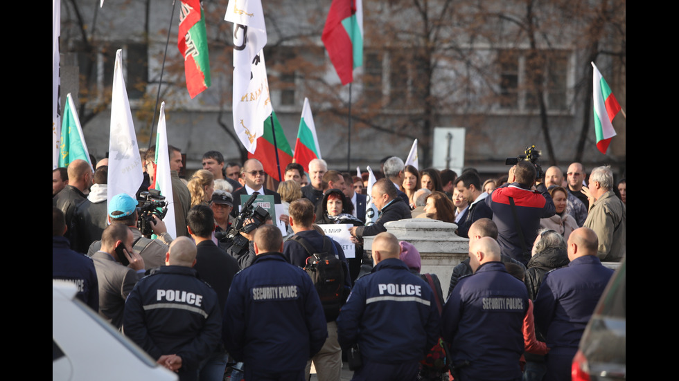 „Възраждане” с протест пред НС срещу изпращането на военна помощ за Украйна