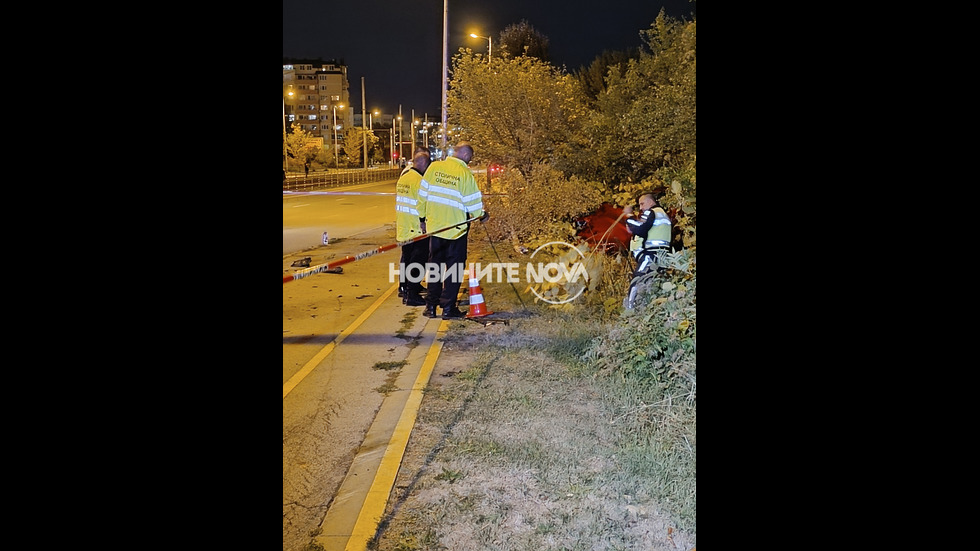 Дете беше ударено от кола на тротоар в София