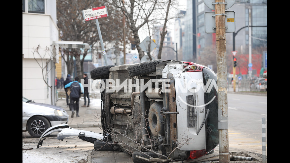 Тежка катастрофа в София след гонка с полицията