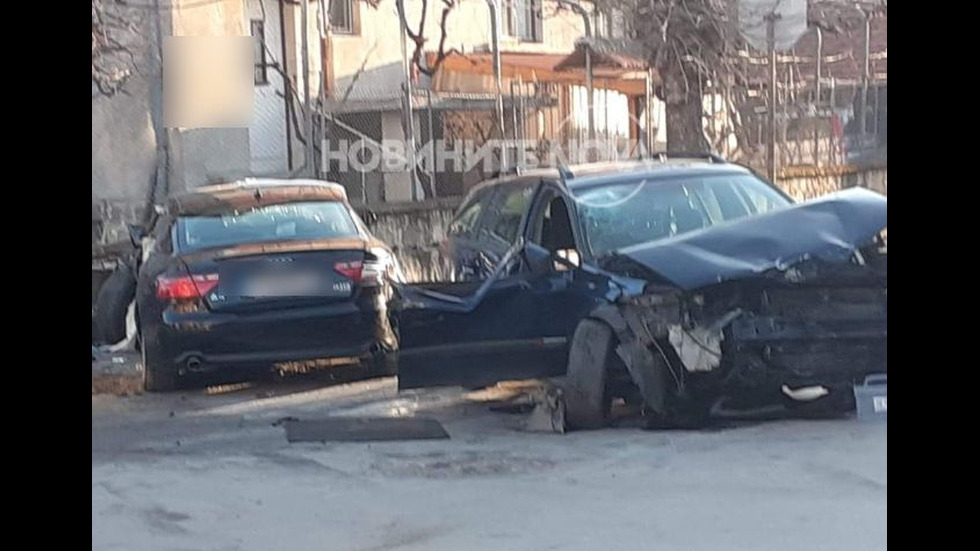 Тежка катастрофа с петима пострадали в Кюстендил
