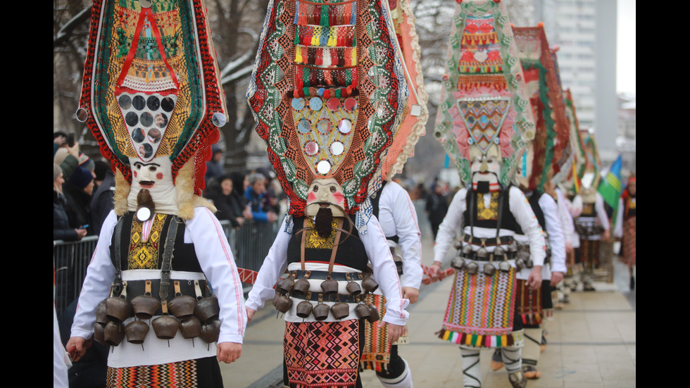 „Сурва” се завърна в Перник