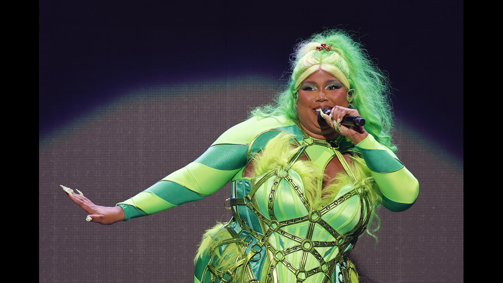 ОНЛАЙН ЛЮБОВ: Звезди, използвали приложения за запознанства