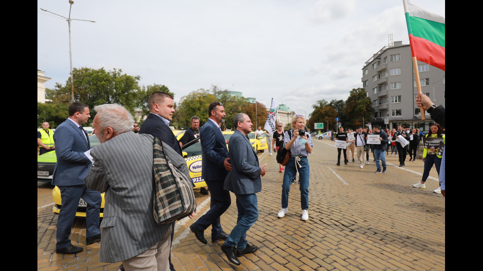 Протестиращи блокираха бул. "Цар Освободител"