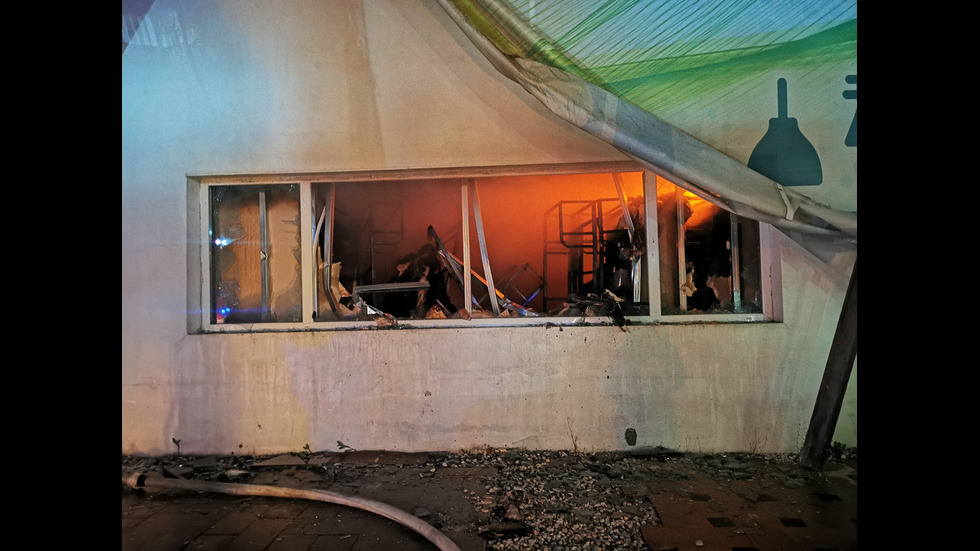 Пожар в склад за мебели в Пловдив