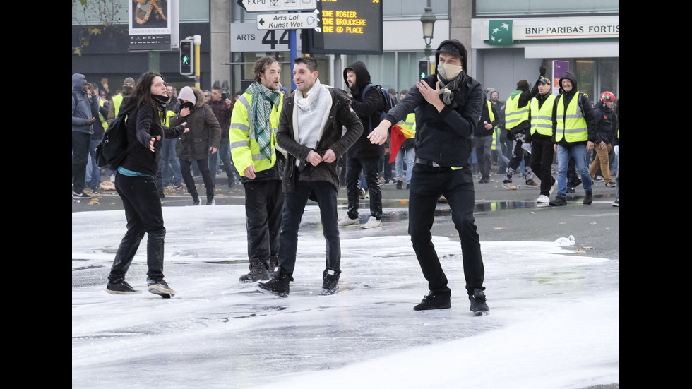 Сблъсъци между полицията и протестиращи в Брюксел