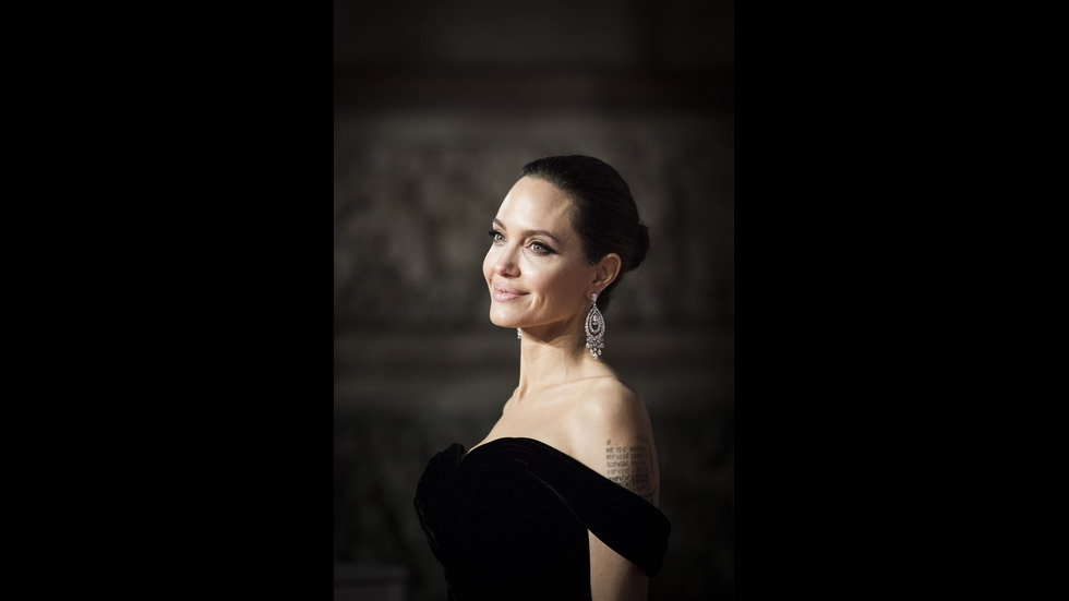 Анджелина Джоли на 45 години