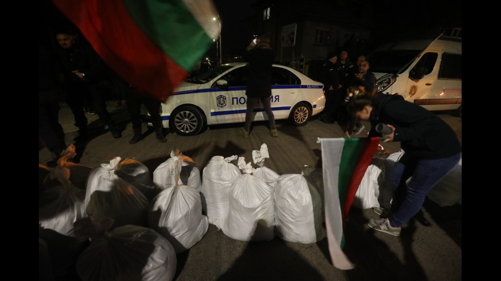 Автопоход на „Величие“: Протест в деня на извънредното заседание на НС