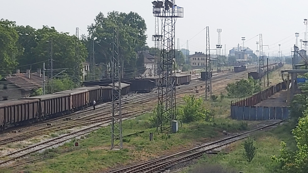 Влак дерайлира край Нова Загора