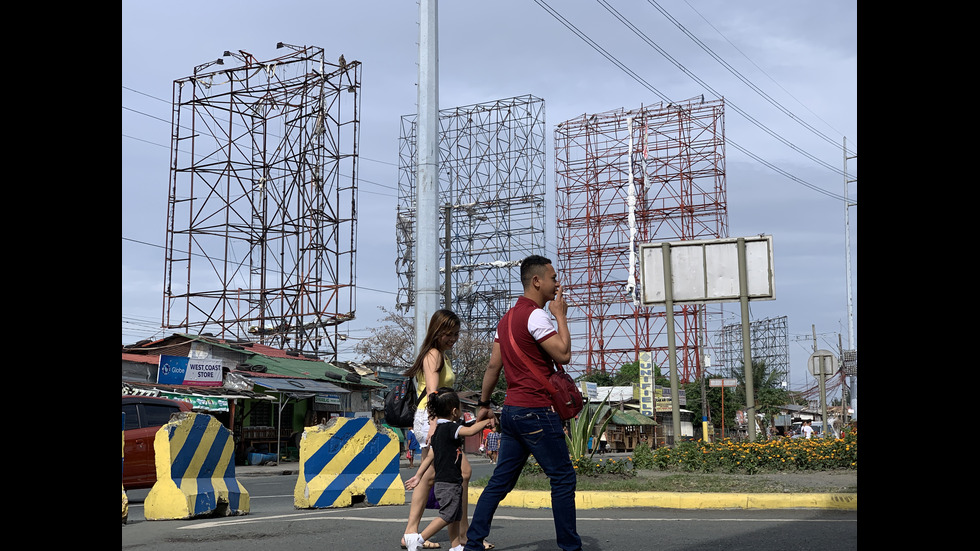 Десетки хиляди евакуирани във Филипините заради наближаващ тайфун