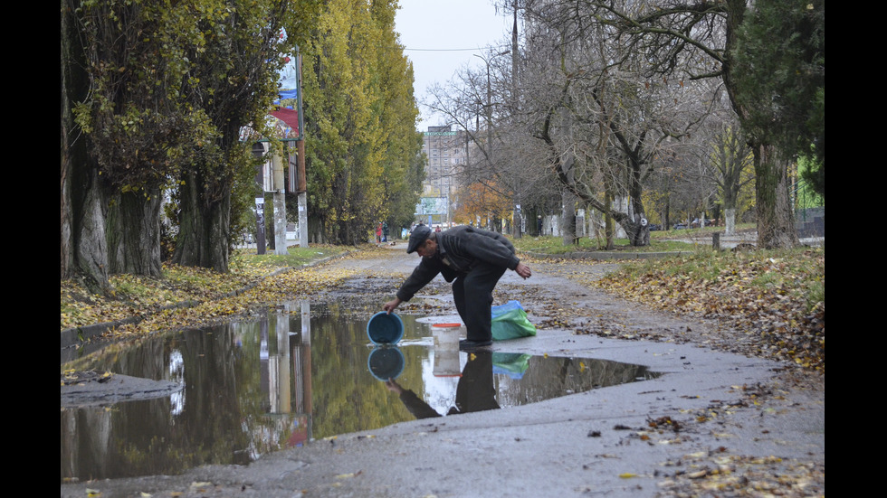 РАЗБИТОТО СЪРЦЕ НА УКРАЙНА: Годината на войната в СНИМКИ