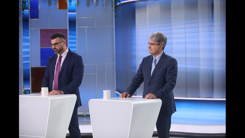 ЗАД КАДЪР: Изборният ден по NOVA В СНИМКИ