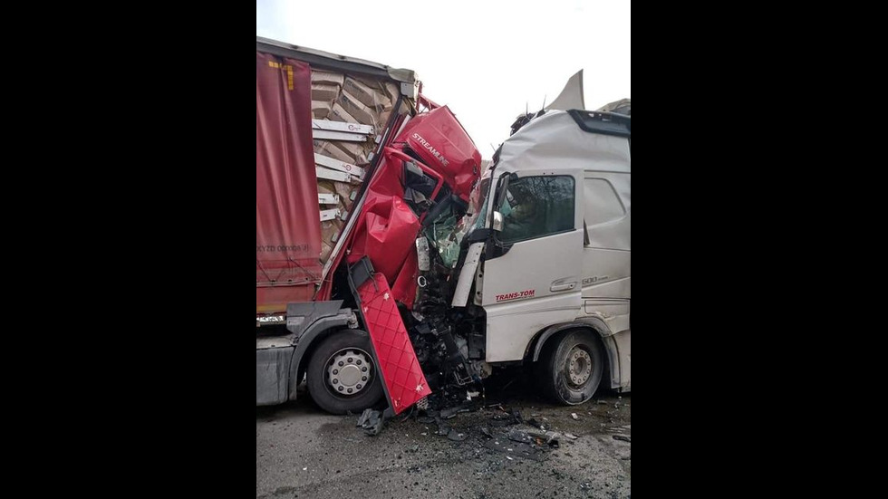 Тежка катастрофа затвори пътя Ботевград – Мездра, има пострадали