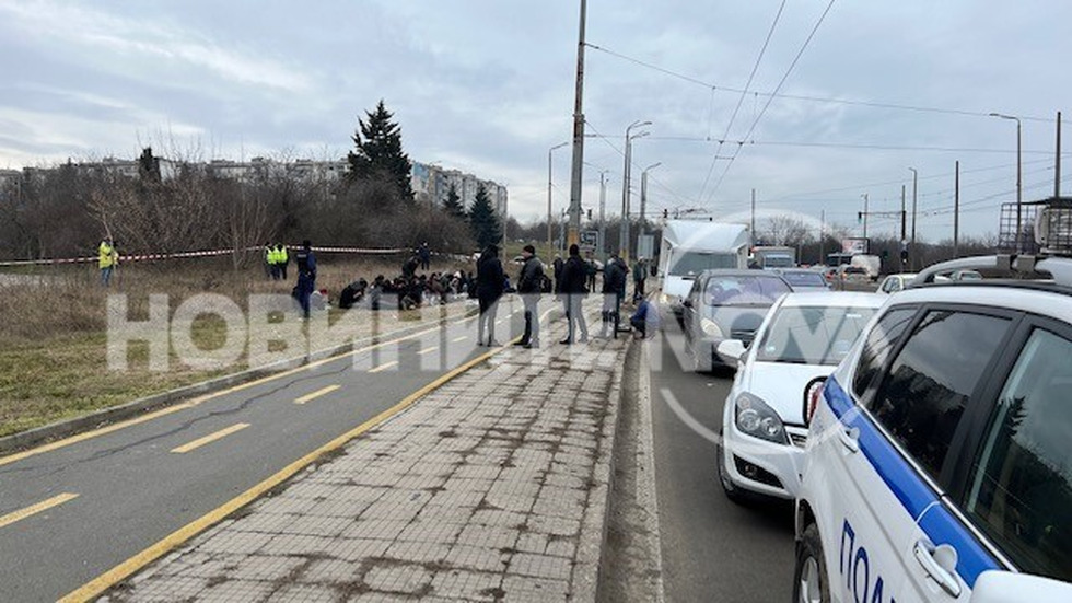 61 нелегални мигранти откриха в Бургас