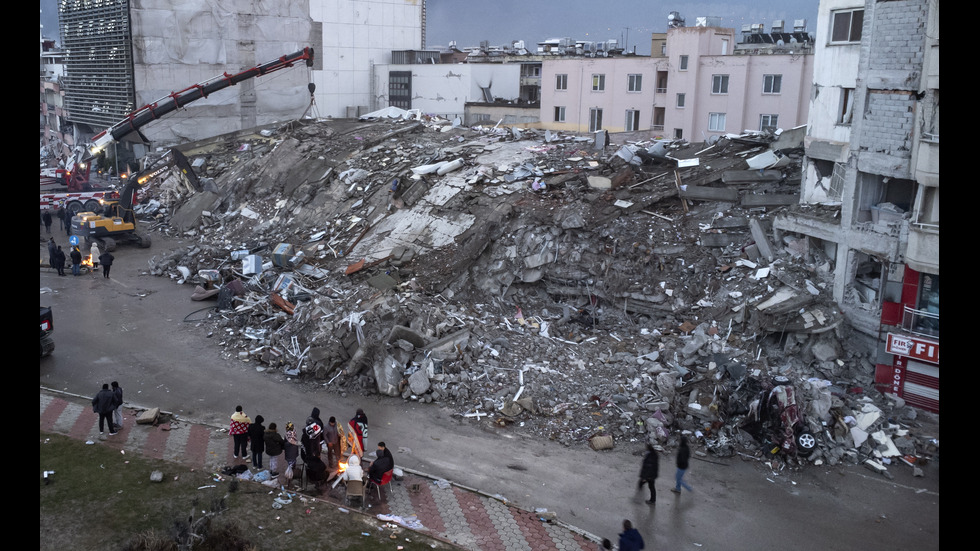 Серия мощни земетресения в Турция уби хиляди