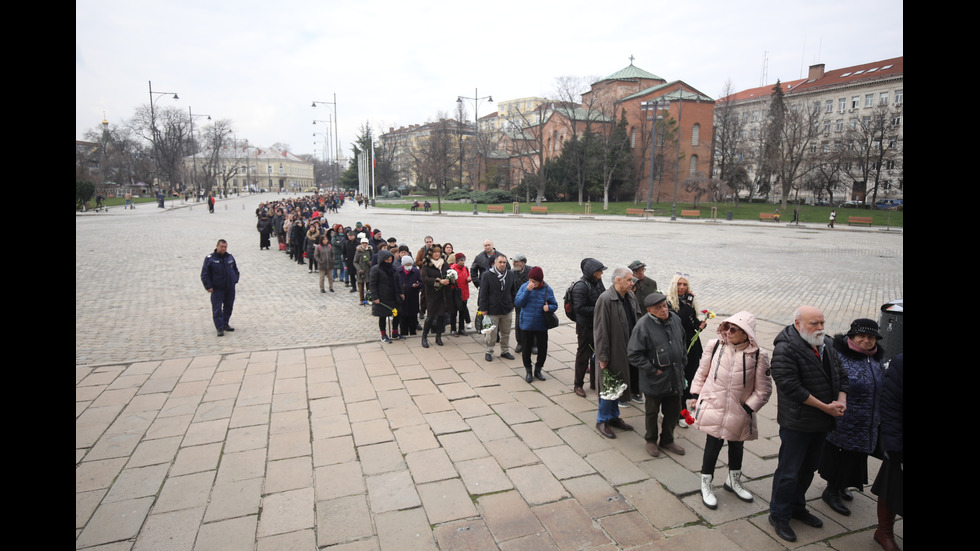 Изложиха за поклонение тленните останки на патриарха в „Св. Александър Невски”