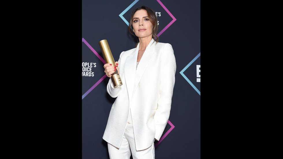 ИЗНЕНАДИ НА ЧЕРВЕНИЯ КИЛИМ: Звездите, трансформирали тоалетите си пред публиката